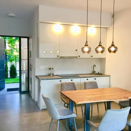 Dom Z Basenem Haus Mit Schwimmbad Semesterbostad Pobierowo