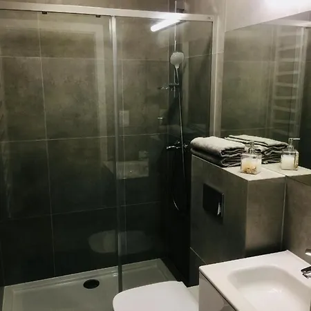 Dom Z Basenem Haus Mit Schwimmbad Semesterbostad Pobierowo