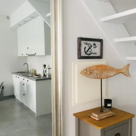 Haus Mit Schwimmbad Pobierowo *