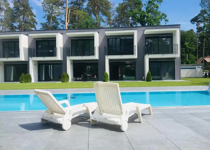 Haus Mit Schwimmbad Pobierowo