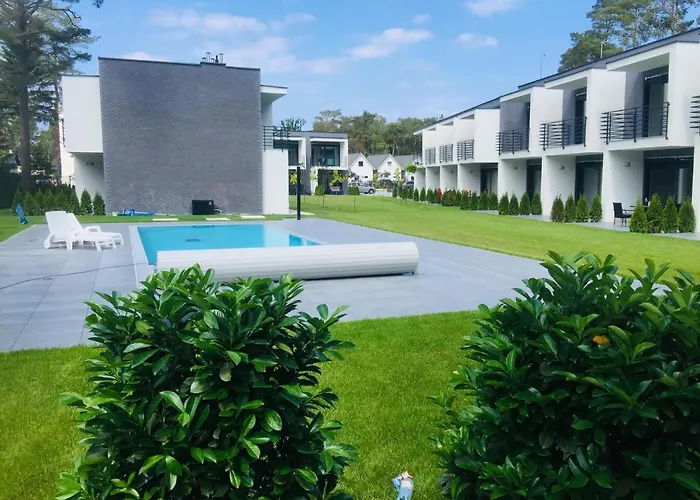 Haus Mit Schwimmbad Vakantiehuis Pobierowo