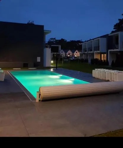 Haus Mit Schwimmbad Vakantiehuis *